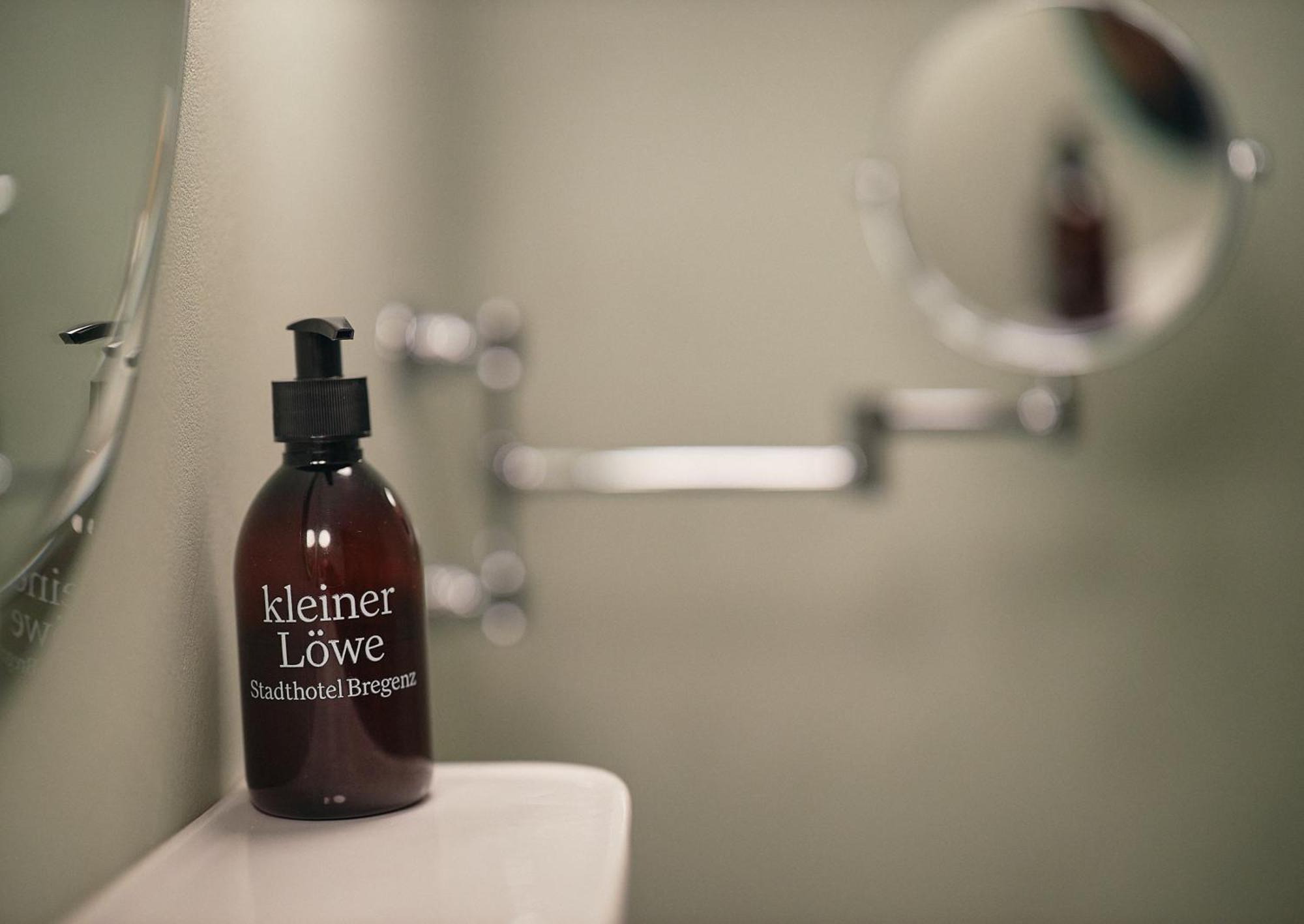 Kleiner Loewe - Stadthotel เบรเกนซ์ ภายนอก รูปภาพ